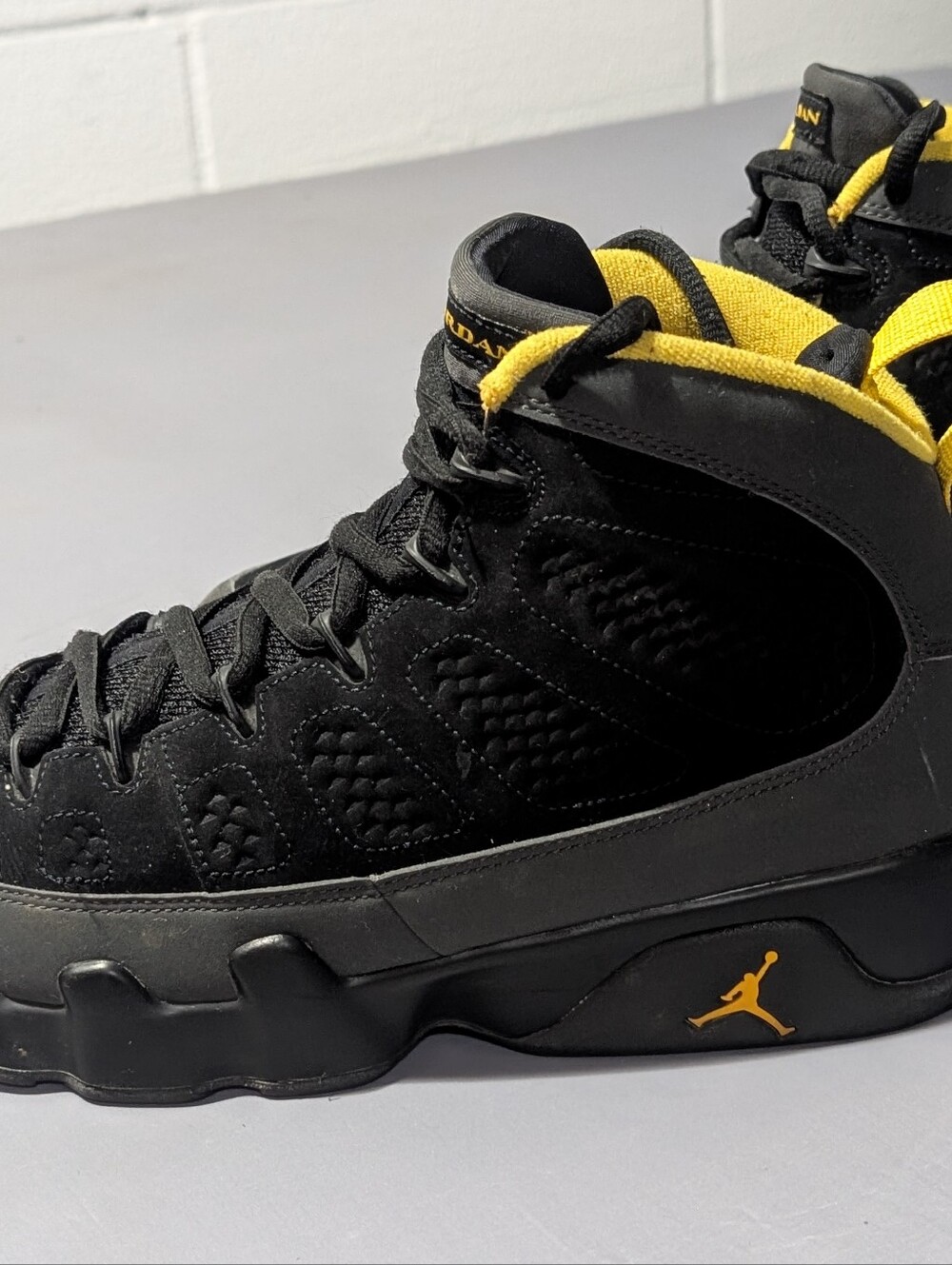 Jordan Men’s Black and Yellow High-Top Sneakers
